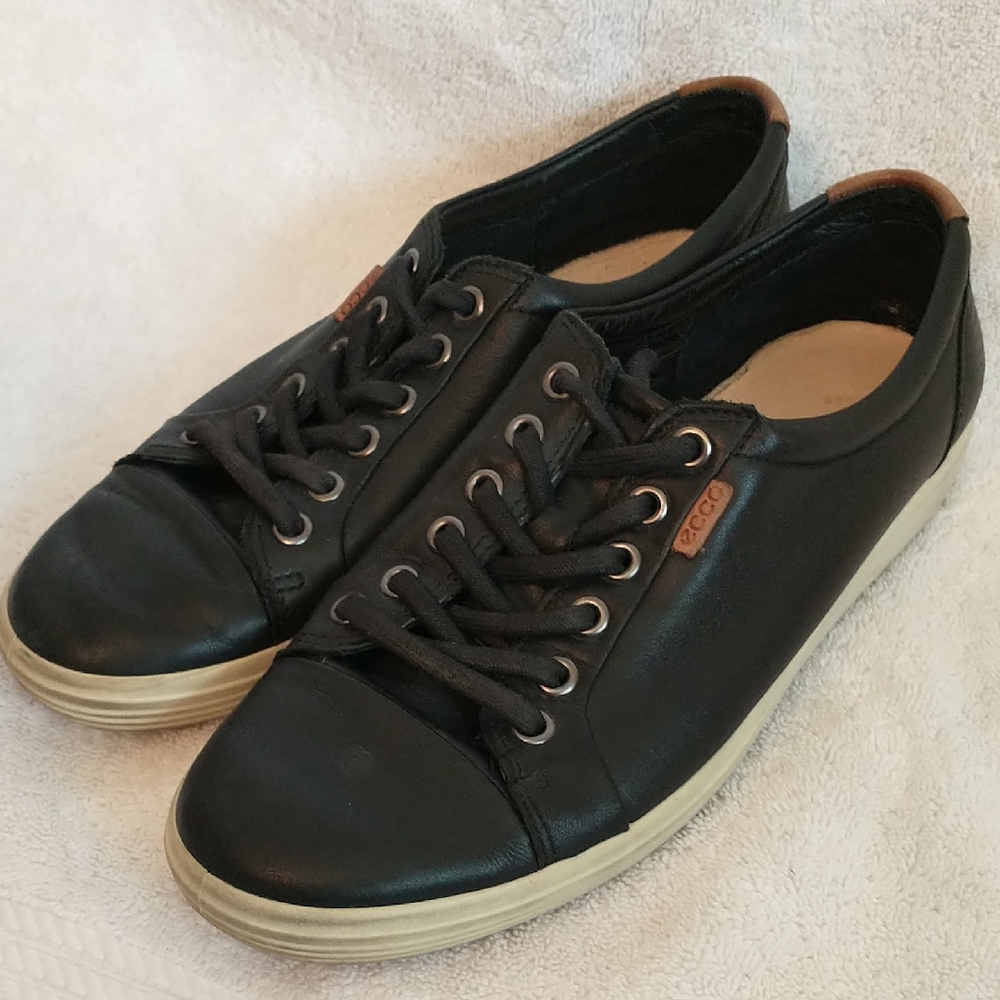 Ecco Black Leather Sneaker Size Women's‎ 7 Wide